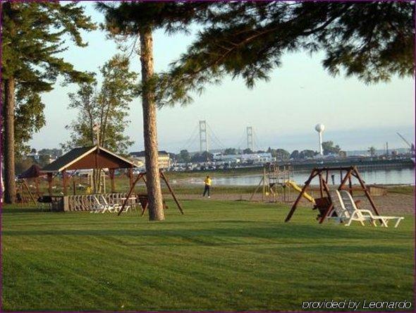 Waterfront Inn Маккино Сити Удобства фото